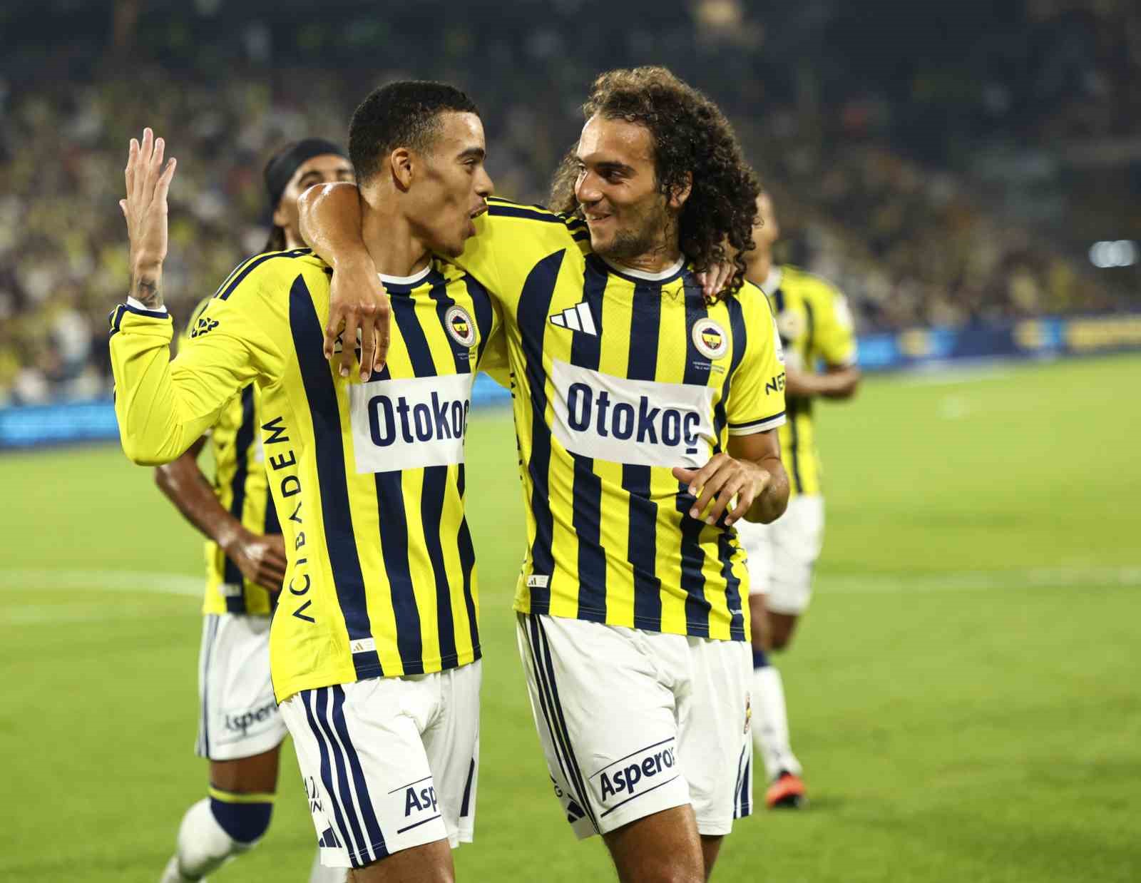 Trendyol Süper Lig: Fenerbahçe: 3 - Konyaspor: 1 (İlk yarı)