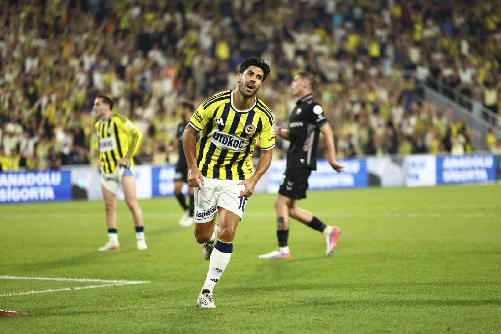 Trendyol Süper Lig: Fenerbahçe: 3 - Konyaspor: 1 (İlk yarı)