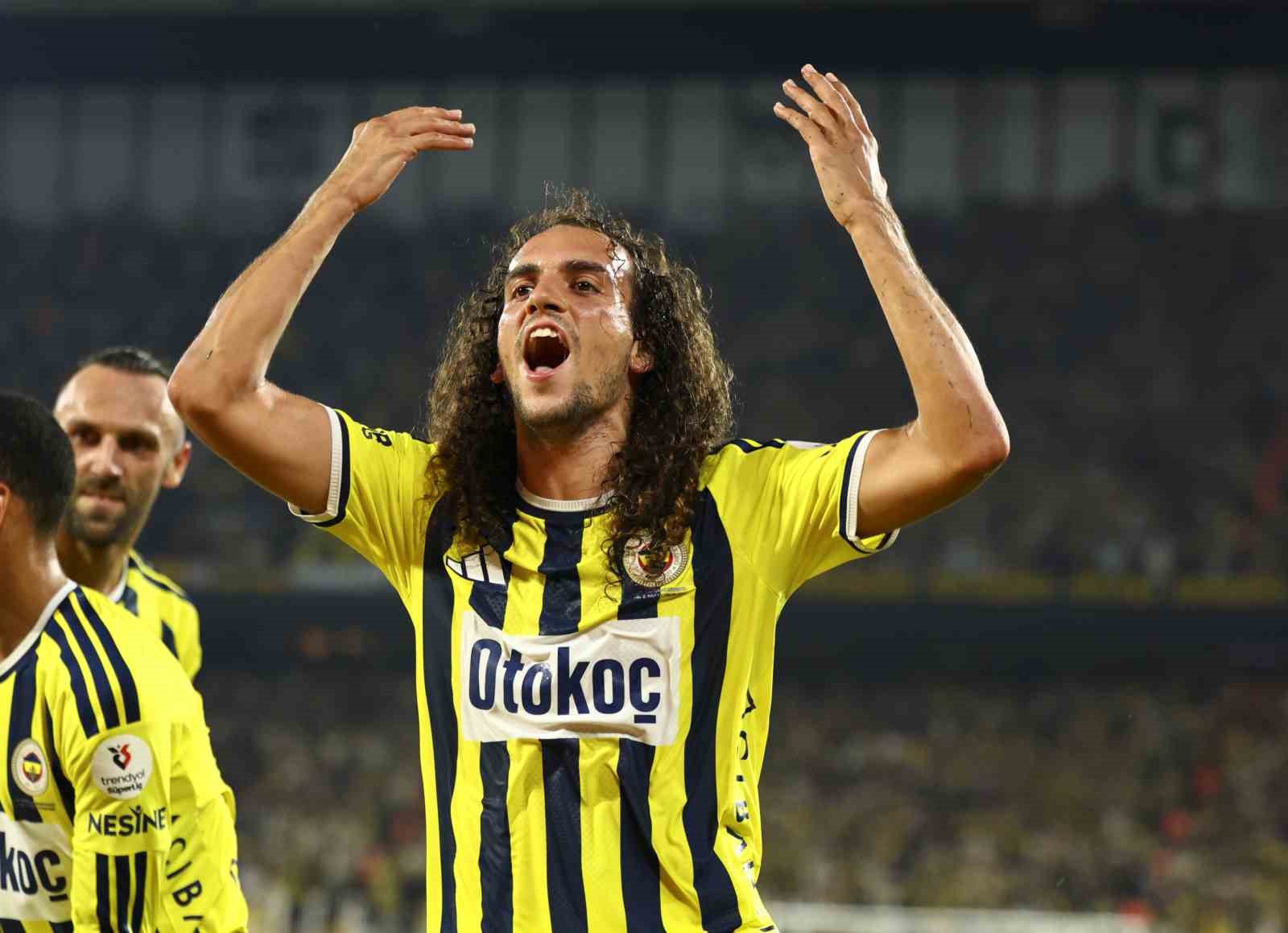 Trendyol Süper Lig: Fenerbahçe: 3 - Konyaspor: 1 (İlk yarı)