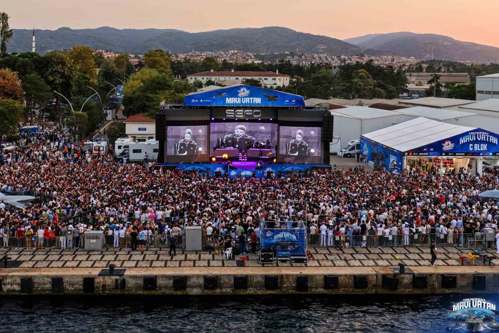 TEKNOFEST Mavi Vatan’da Sefo konseri