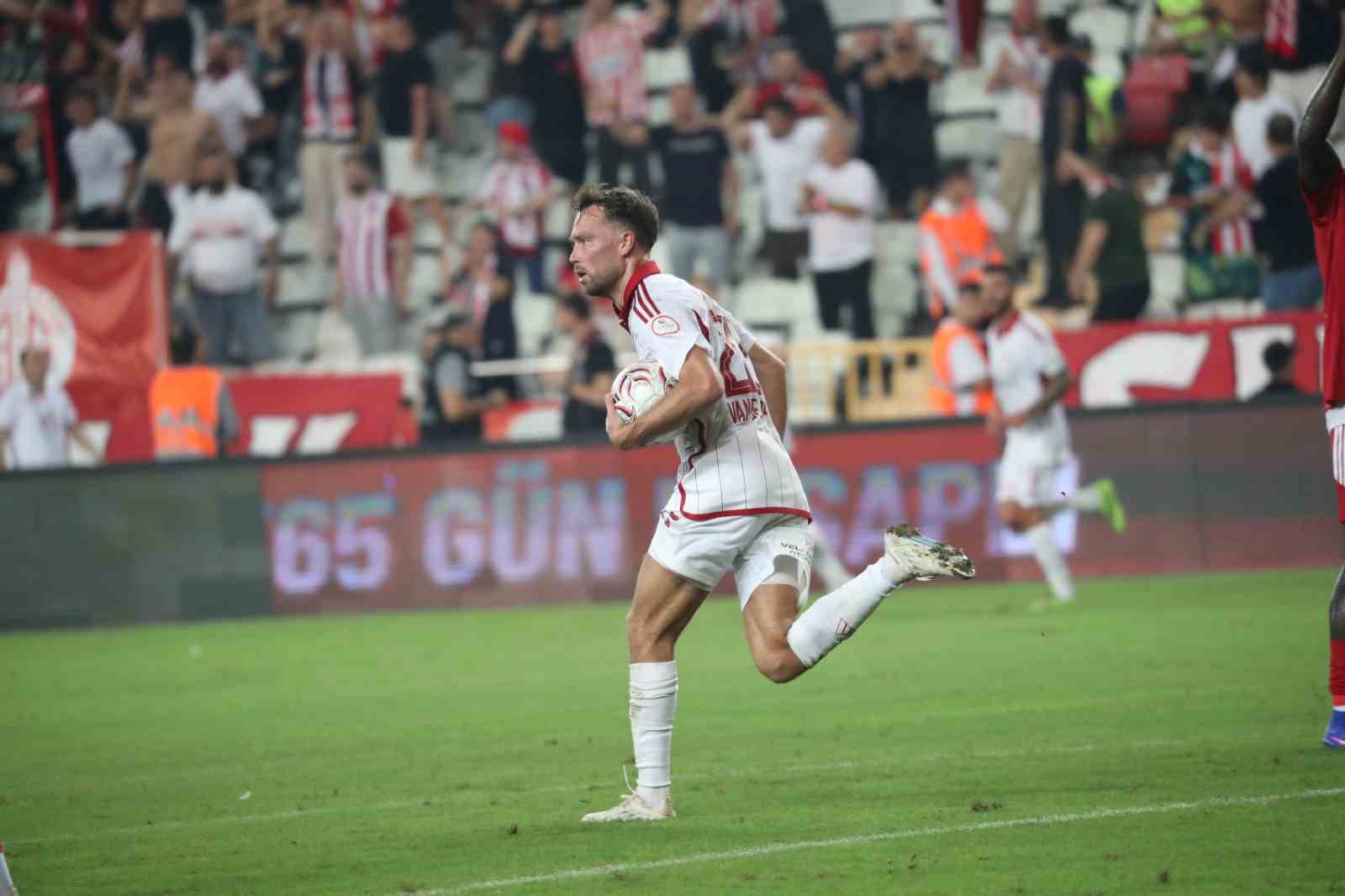 Trendyol 1. Lig: Antalyaspor: 2 - Pendikspor: 3