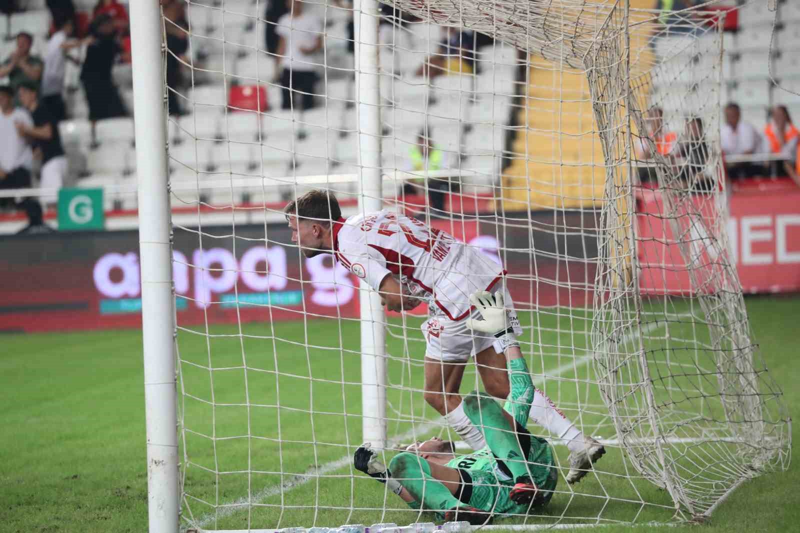 Trendyol 1. Lig: Antalyaspor: 2 - Pendikspor: 3
