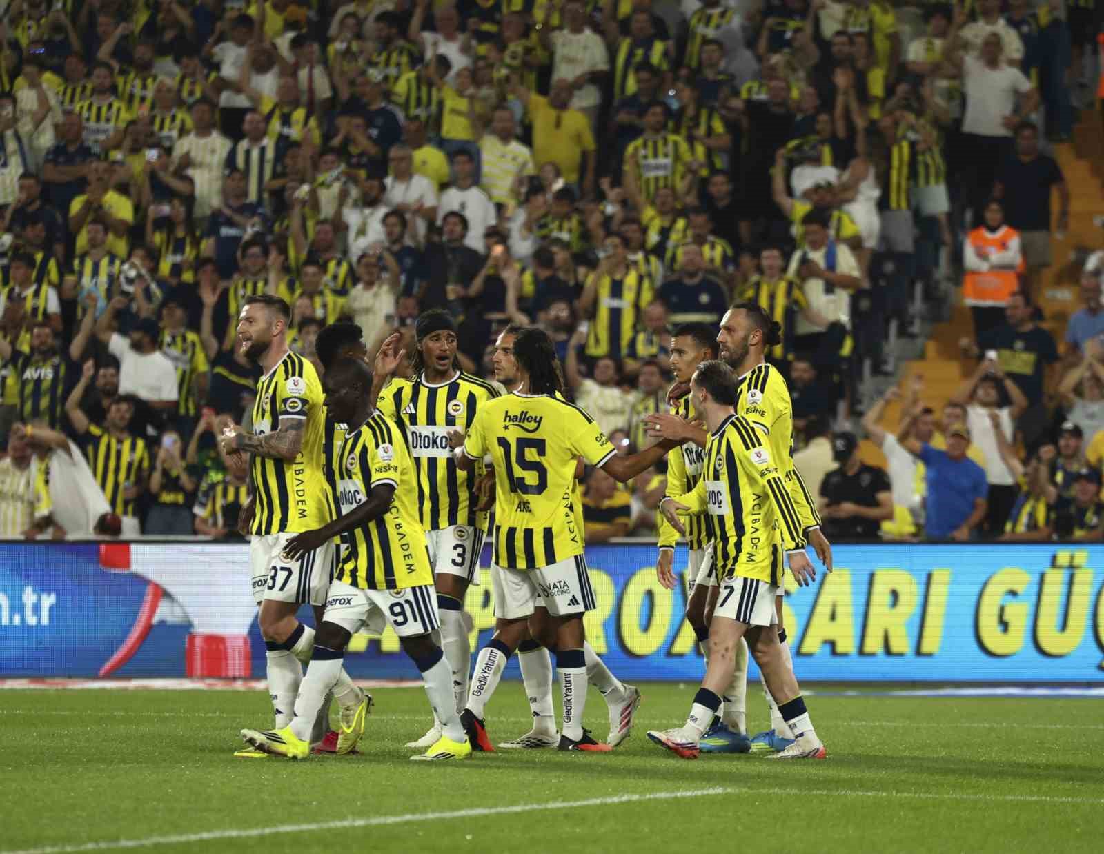 Trendyol Süper Lig: Fenerbahçe: 4 - Konyaspor: 2 (Maç sonucu)