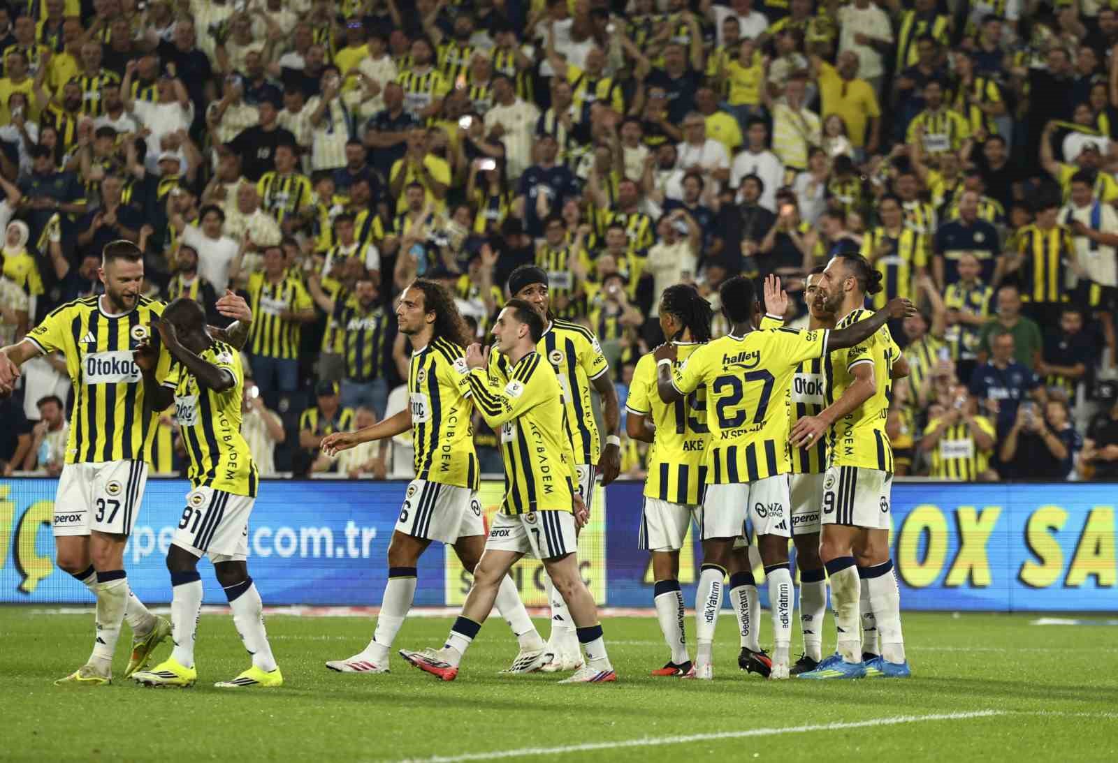 Trendyol Süper Lig: Fenerbahçe: 4 - Konyaspor: 2 (Maç sonucu)