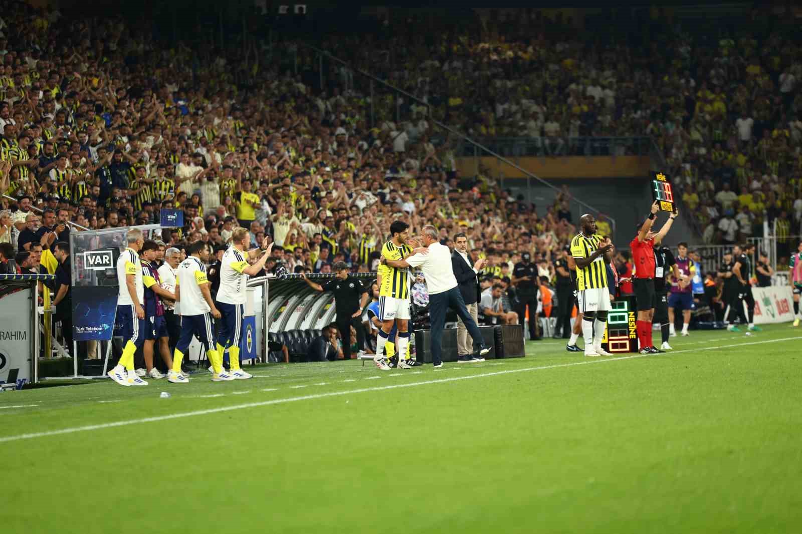 Trendyol Süper Lig: Fenerbahçe: 4 - Konyaspor: 2 (Maç sonucu)