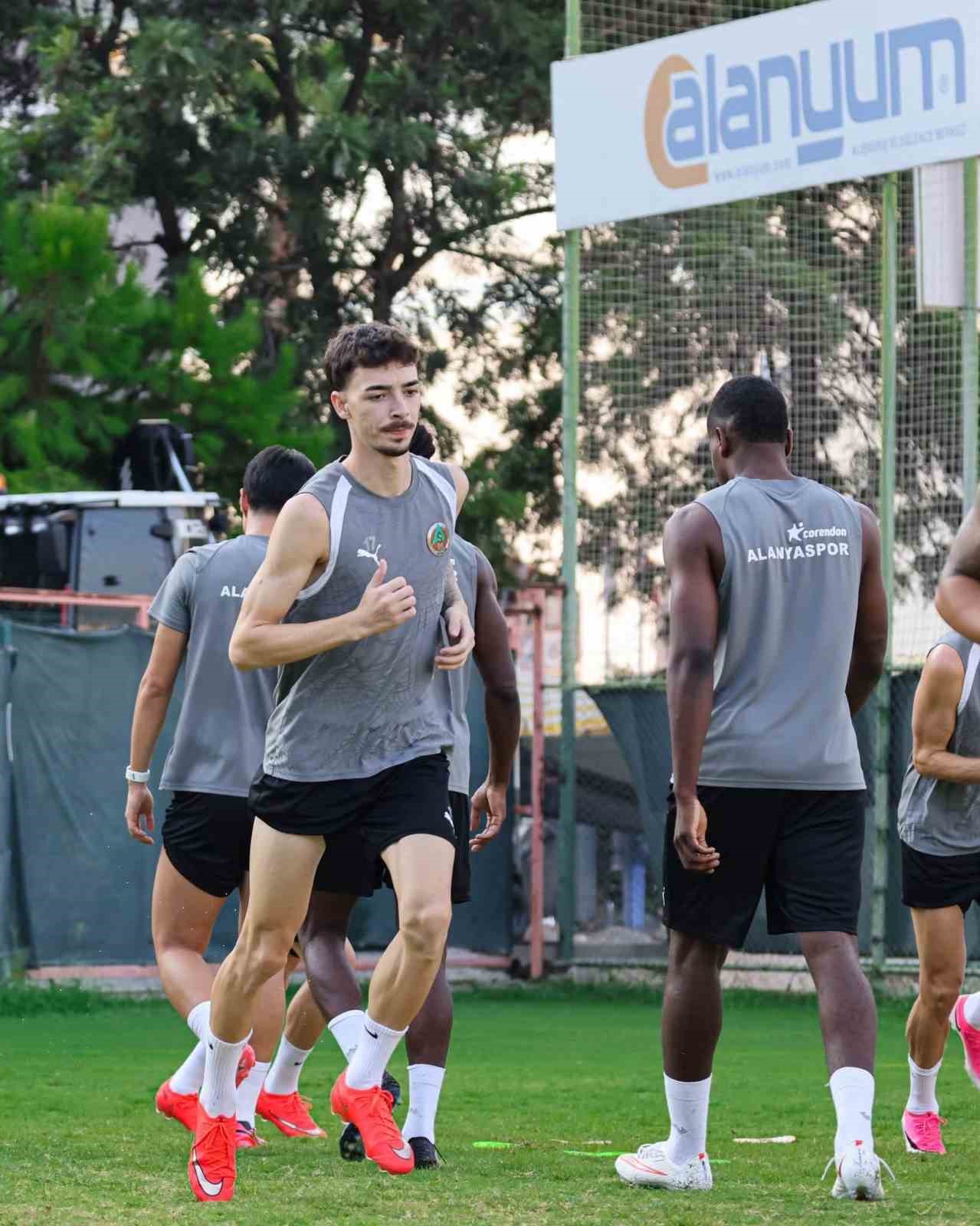 Corendon Alanyaspor, Beşiktaş maçı hazırlıklarını tamamladı
