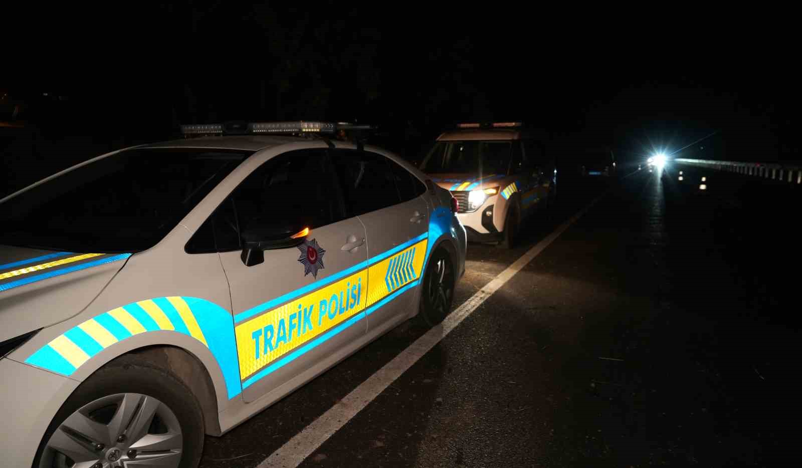 Takla atan otomobil hurdaya döndü: 2 yaralı