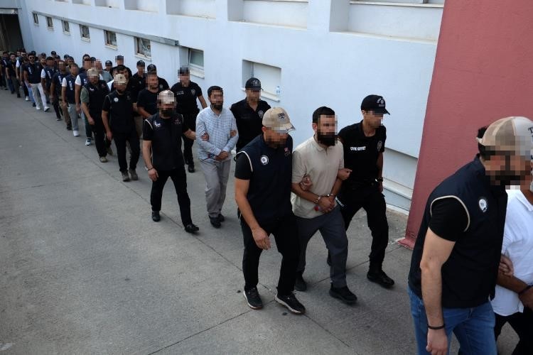 "Alparslan Kuytul Suç Örgütü" soruşturmasında Alparslan Kuytul ve eşi tutuklandı
