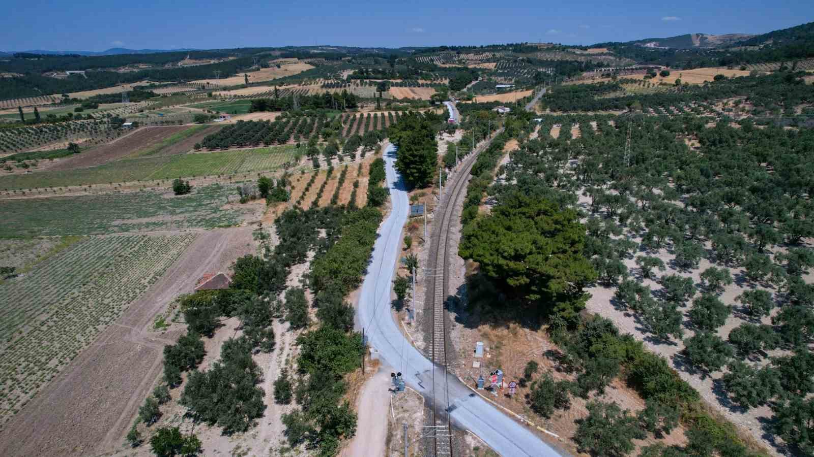 Soma’da mahalle yollarına ikinci kat asfalt atılıyor