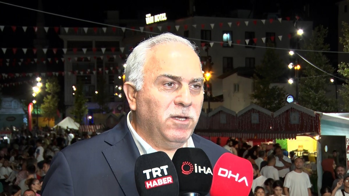 "Bir Milletin Zafer Günleri" etkinlikleri, Topkapı Kaleiçi Meydanı’nda başladı