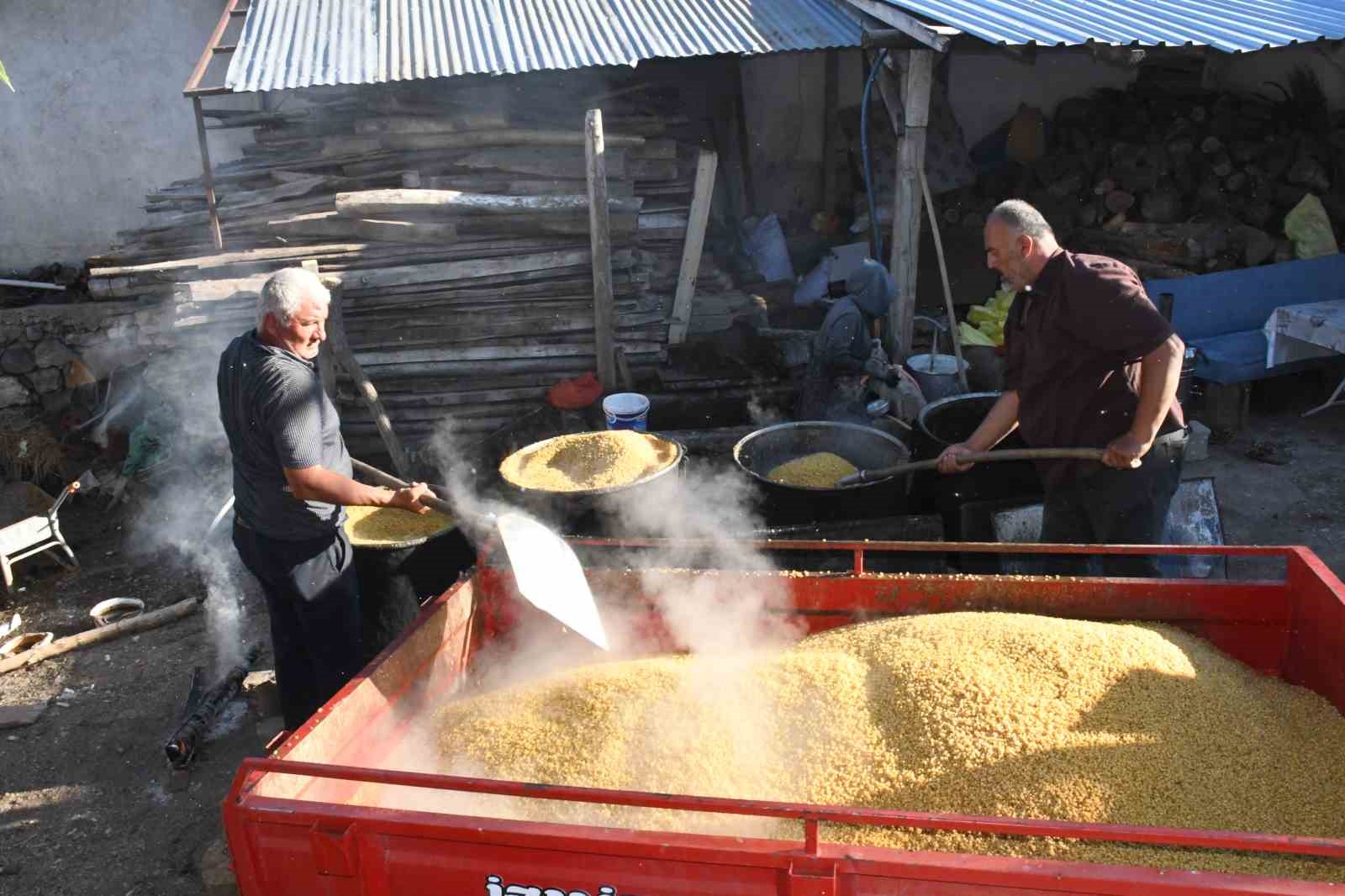 Anadolu sofralarının vazgeçilmezi bulgur için kazanlar kaynamaya başladı