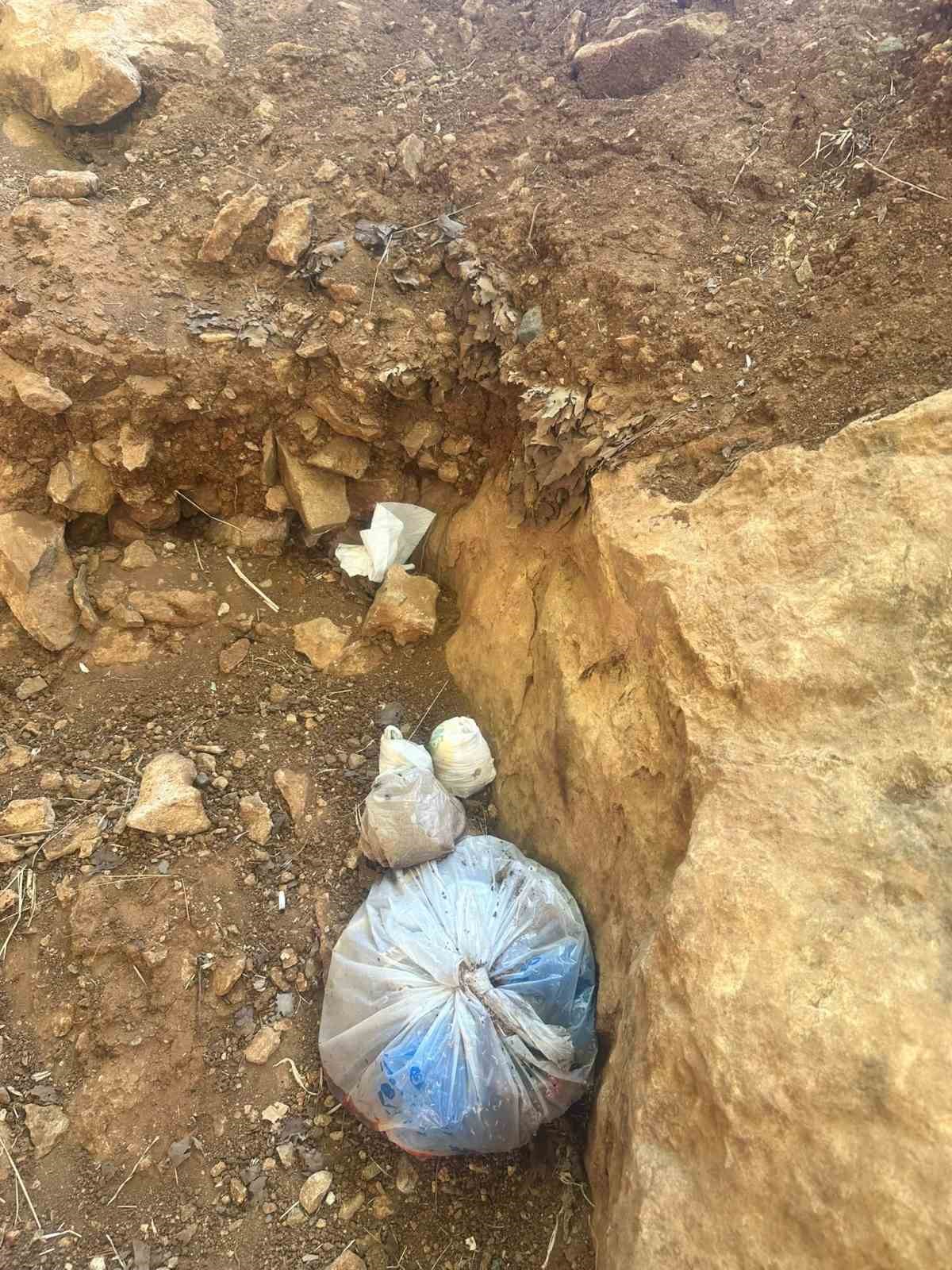 Piknik alanına bırakılan çöpler vatandaşın tepkisine yol açtı