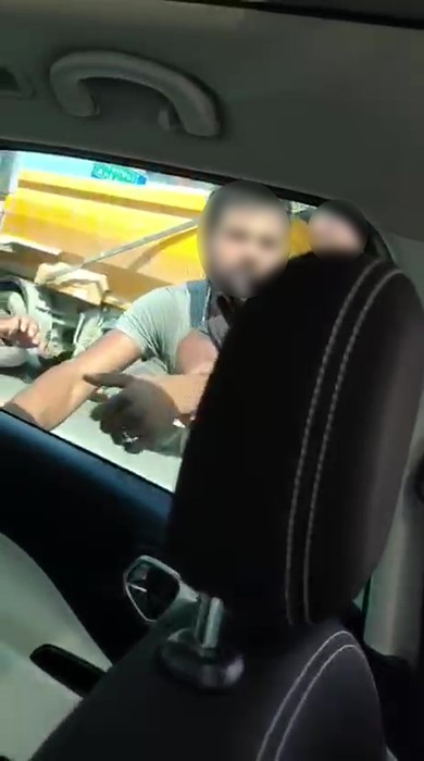 İzmit’te trafikte "sıkıştırma" kavgası
