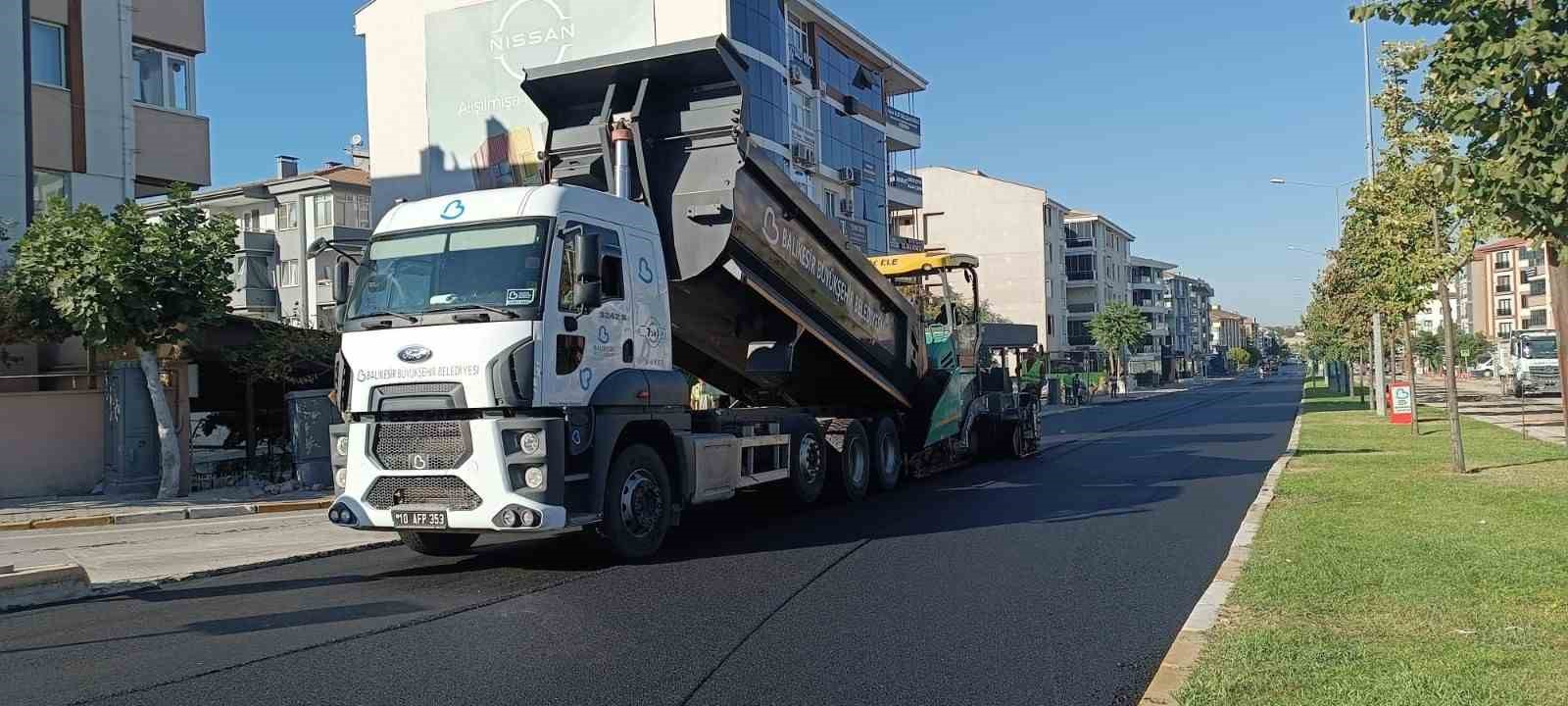 Savaştepe caddesi modern yüzüne kavuştu