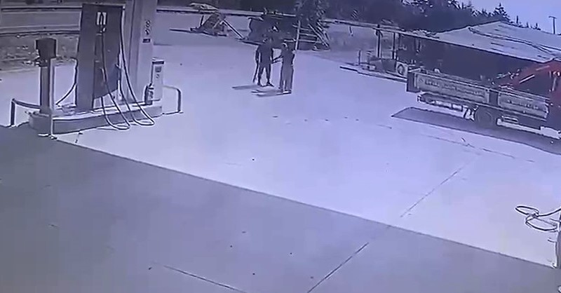 Denizli’de silah zoruyla genç kızın kaçırılma anlarına ait görüntüler ortaya çıktı