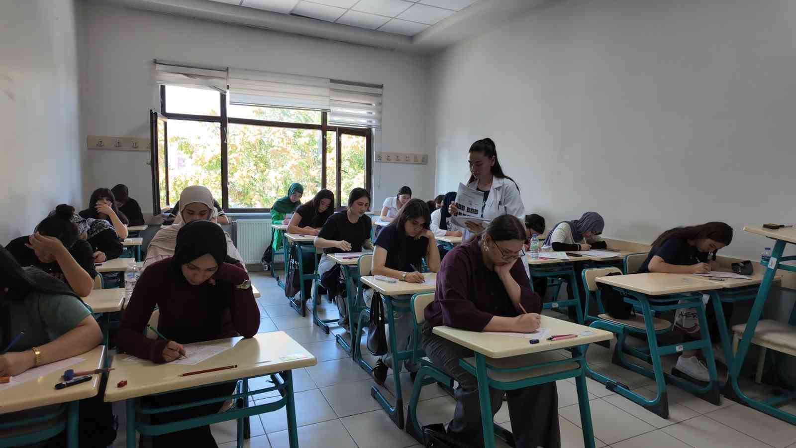 Büyükşehir KAYMEK’ten ücretsiz YKS Kursu için deneme sınavı