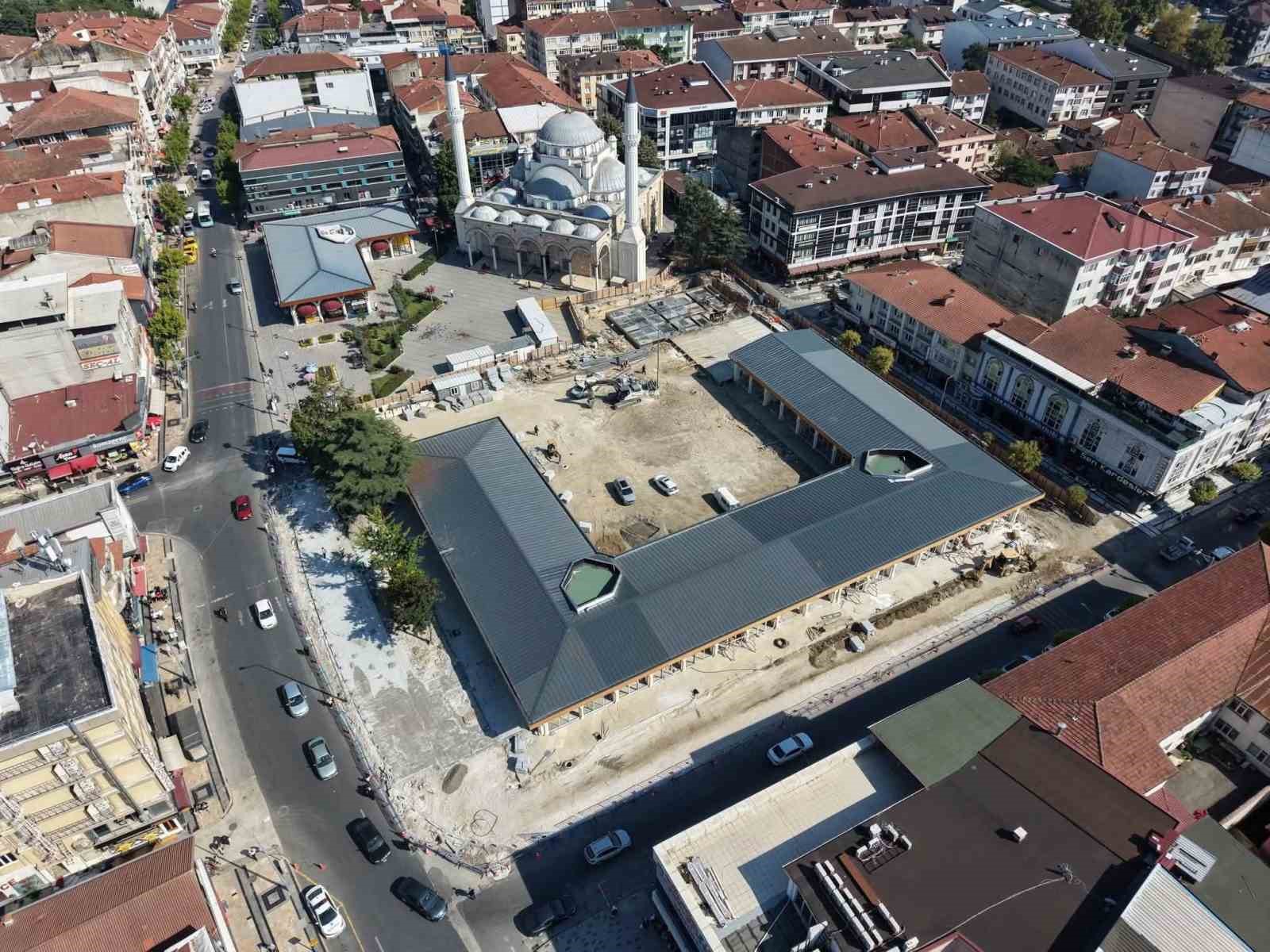 Cedidiye Kent Meydanı ve 19 Mayıs Spor Kampüsü inşaatında sona doğru