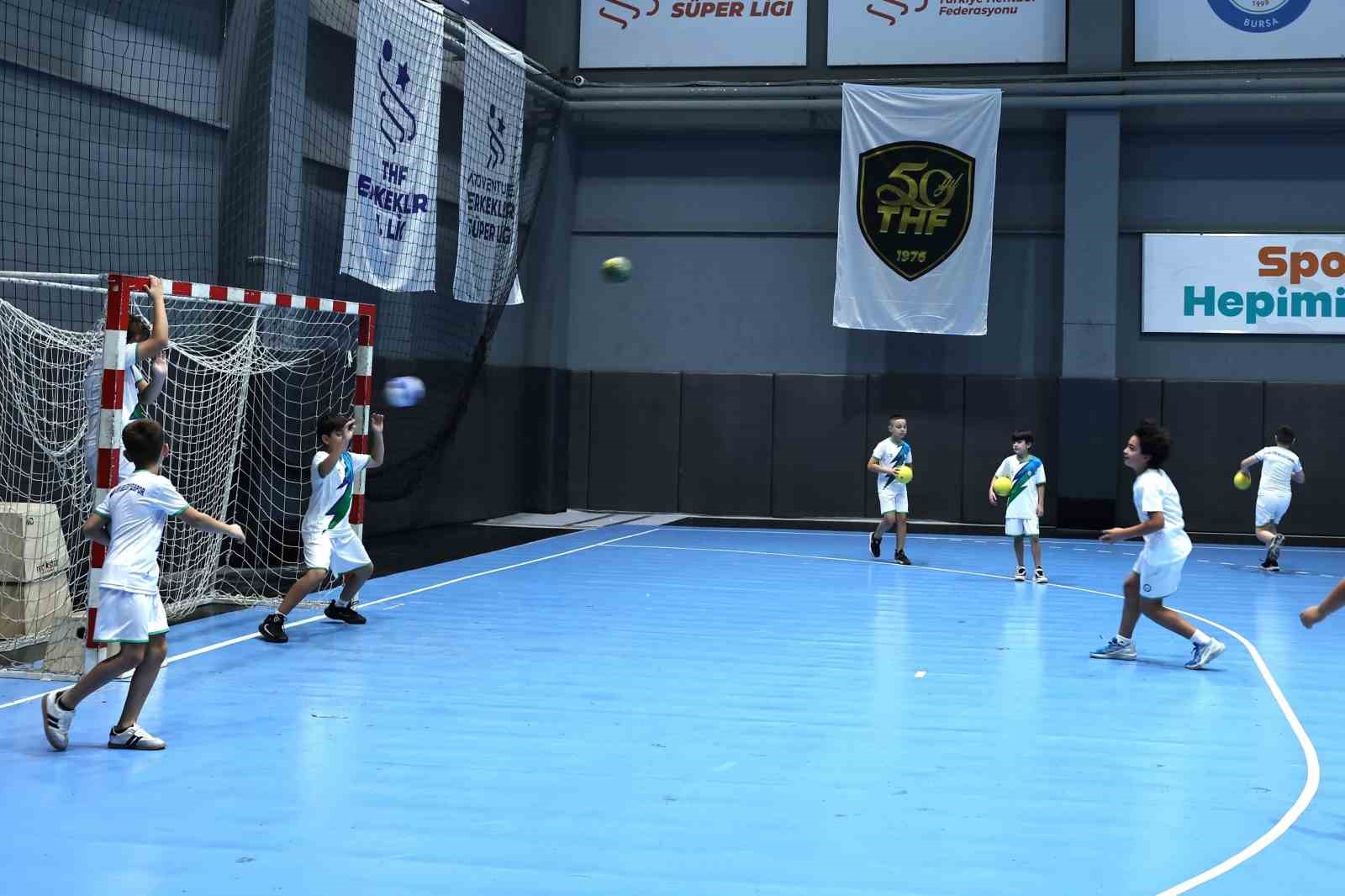 Nilüfer’de "Hentbol Akademisi" açıldı