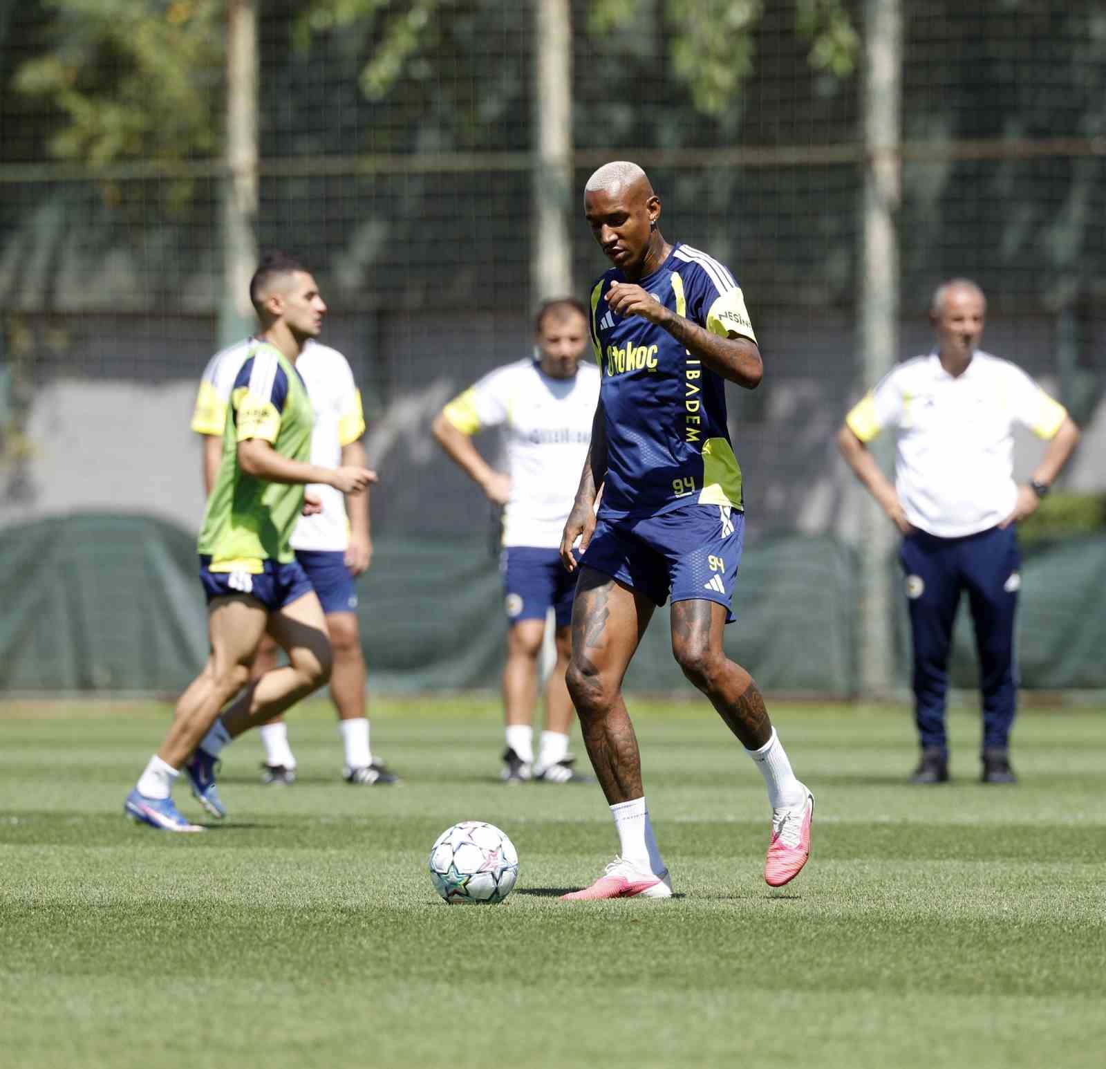 Fenerbahçe, Lyon ile oynayacağı rövanş maçı hazırlıklarına başladı