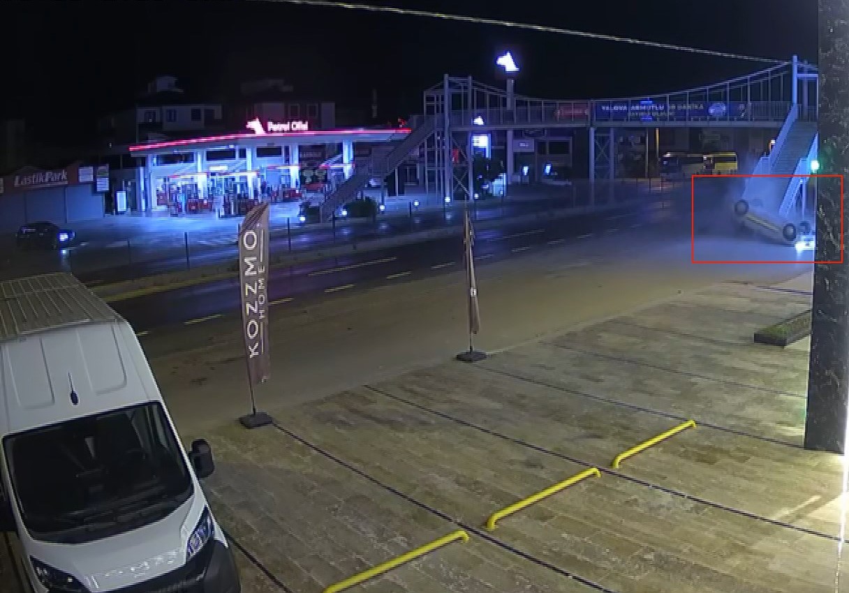 Yalova’da otomobil takla attı: 1 yaralı