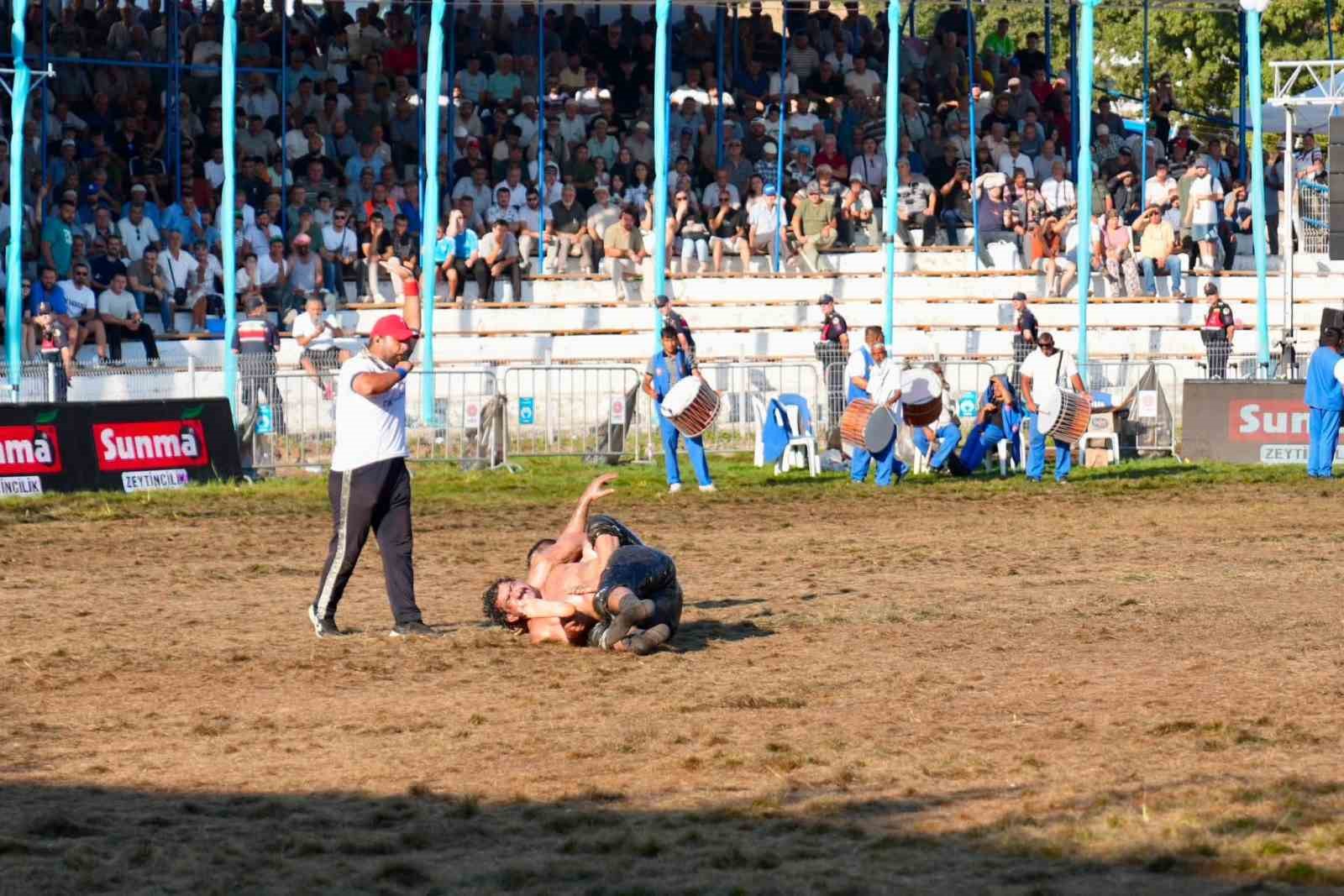 66. Geleneksel Kurtdereli Mehmet Pehlivan Yağlı Güreşleri’nde altın kemer Mustafa Taş’ın