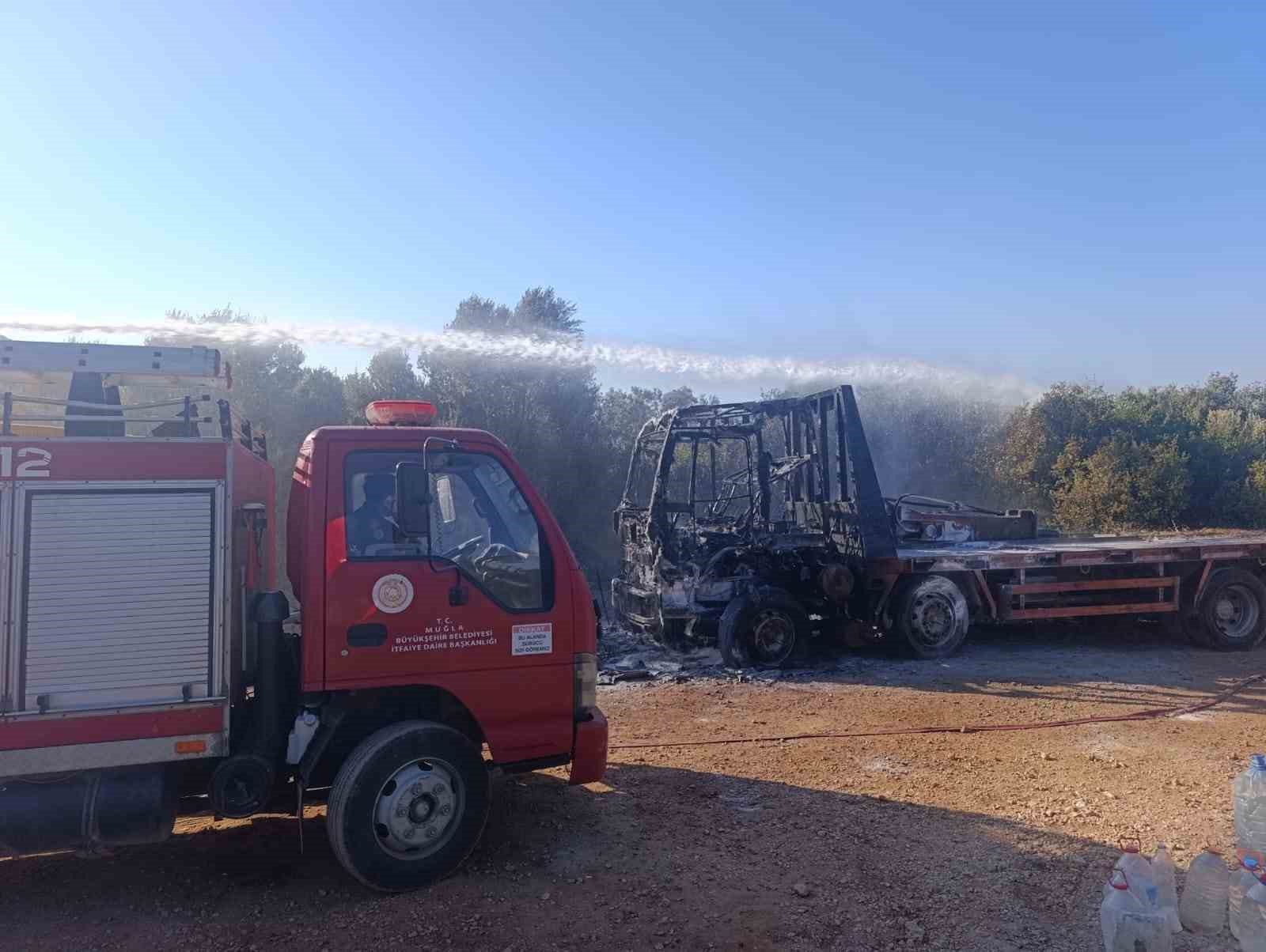 Datça’da kamyoneti yaktığı iddia edilen 2 kişi tutuklandı