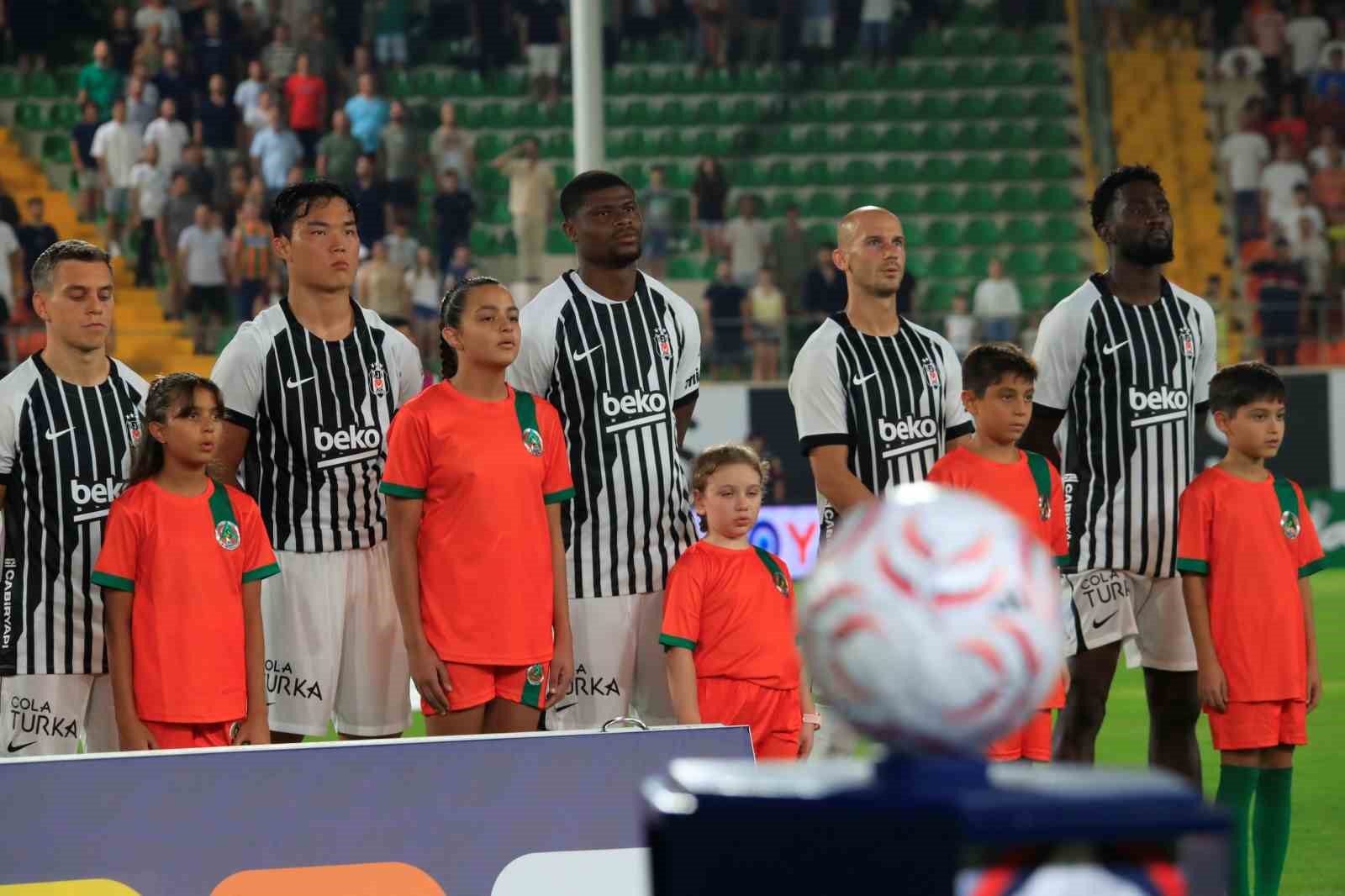 Trendyol Süper Lig: Corendon Alanyaspor: 0 - Beşiktaş: 0 (Maç devam ediyor)