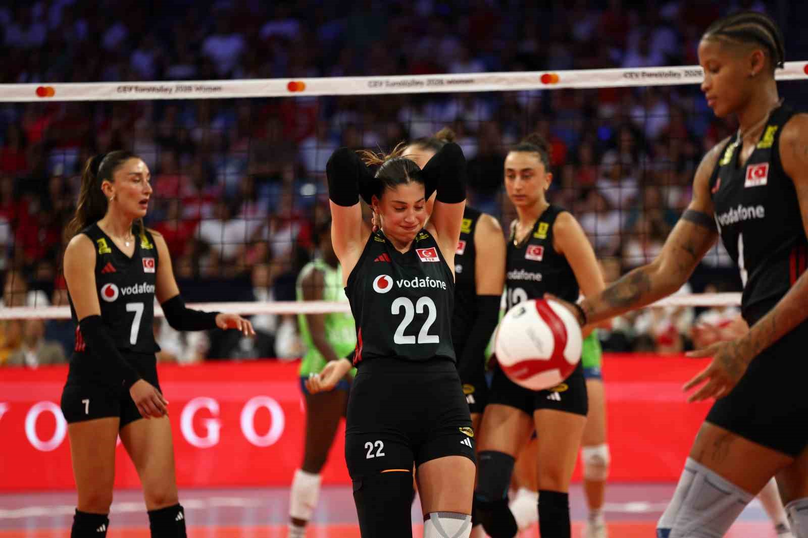 Milliler, CEV Avrupa Şampiyonası’nda 2’de 2 yaptı