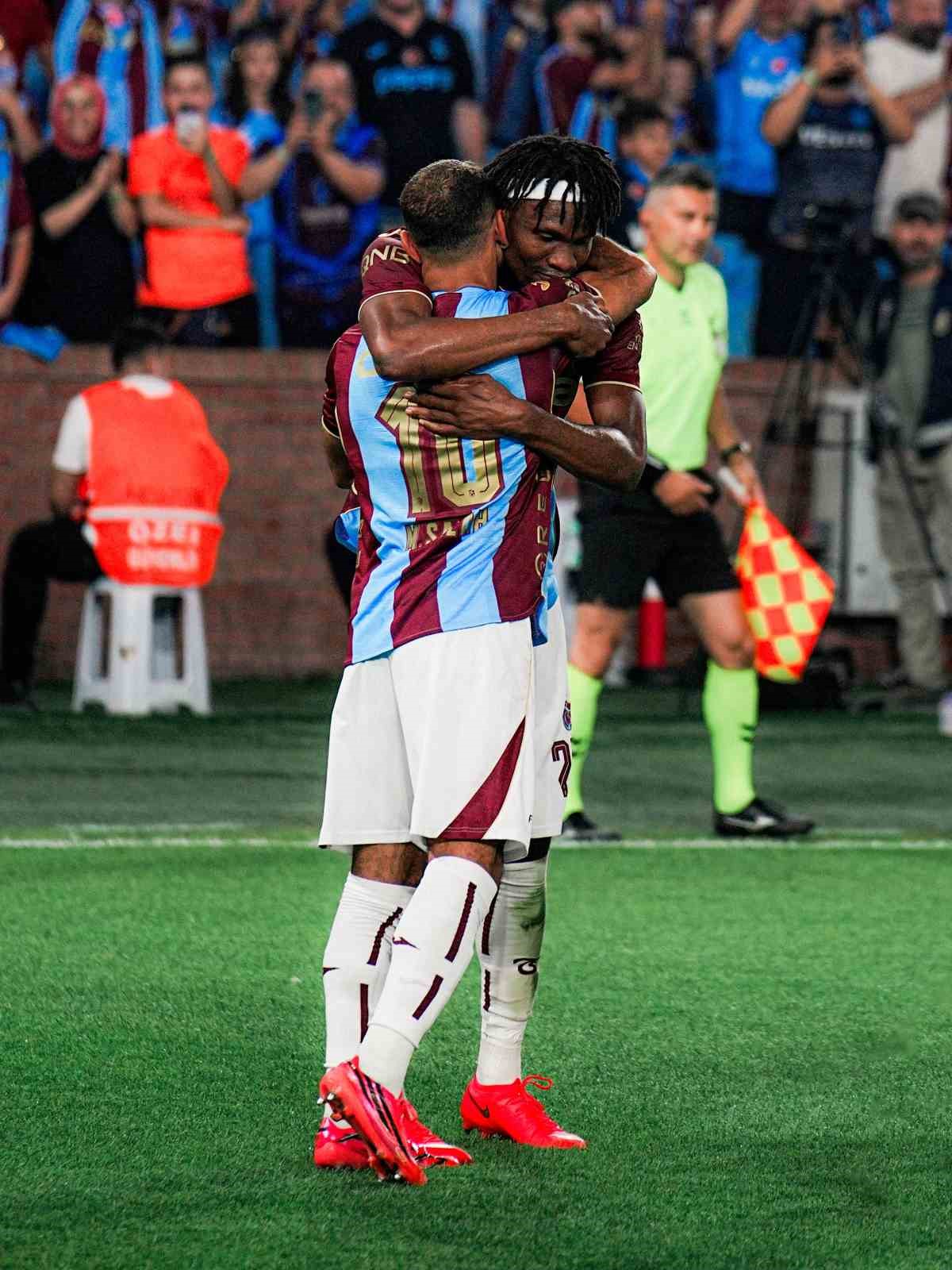 Trendyol Süper Lig: Trabzonspor: 2 - RAMS Başakşehir: 1 (Maç sonucu)