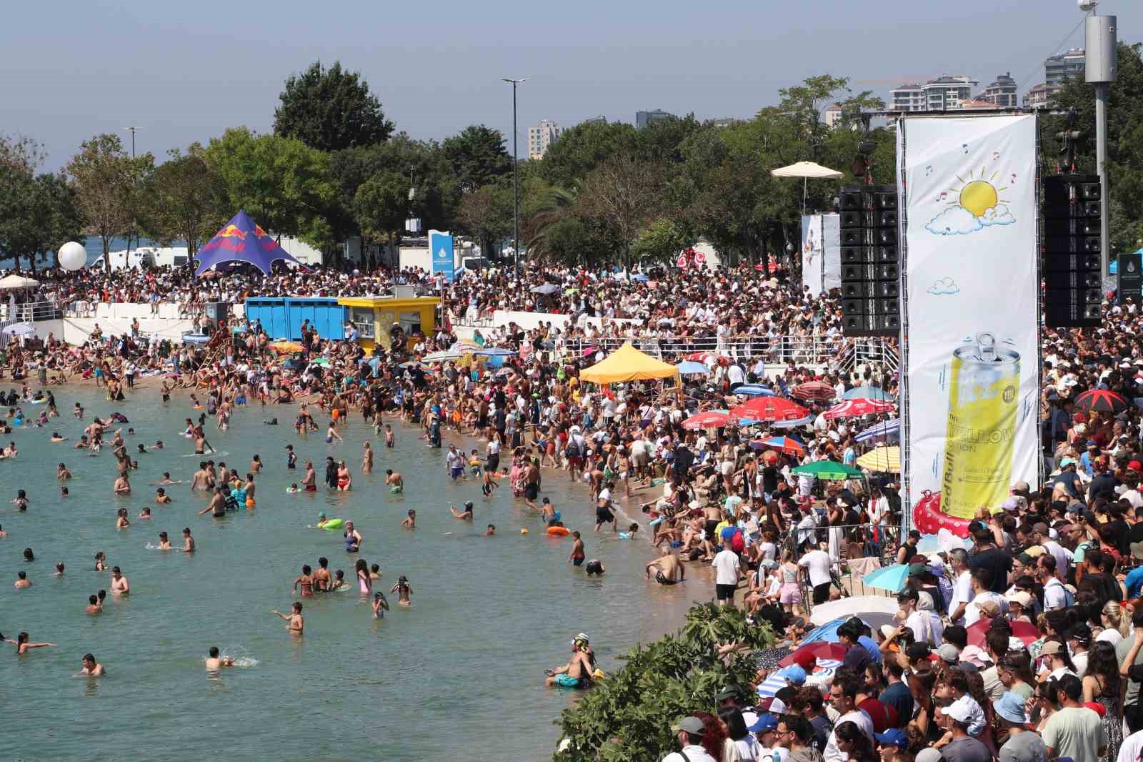 Red Bull Uçuş Günü, Caddebostan Sahili’nde nefes kesti