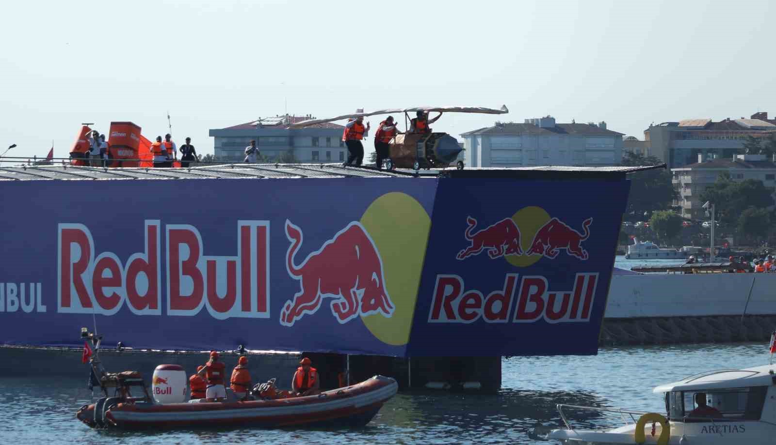 Red Bull Uçuş Günü, Caddebostan Sahili’nde nefes kesti