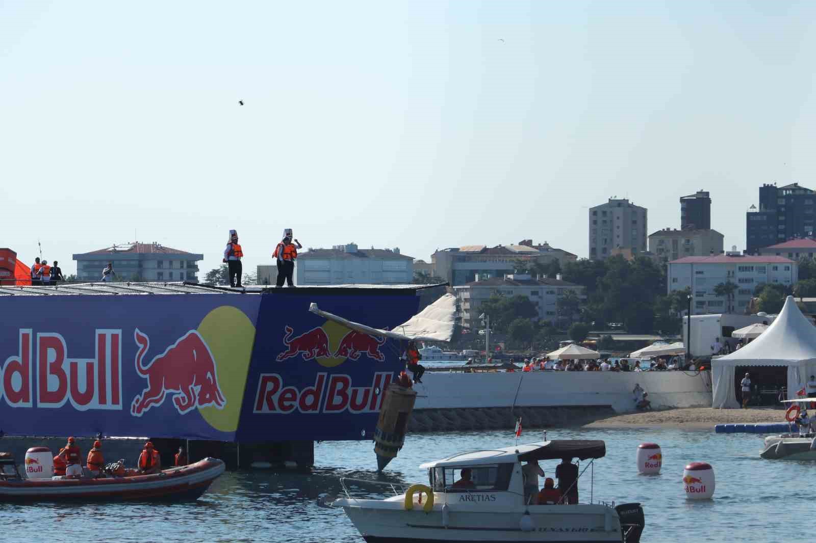 Red Bull Uçuş Günü, Caddebostan Sahili’nde nefes kesti