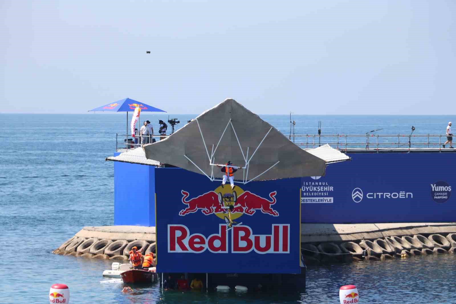 Red Bull Uçuş Günü, Caddebostan Sahili’nde nefes kesti