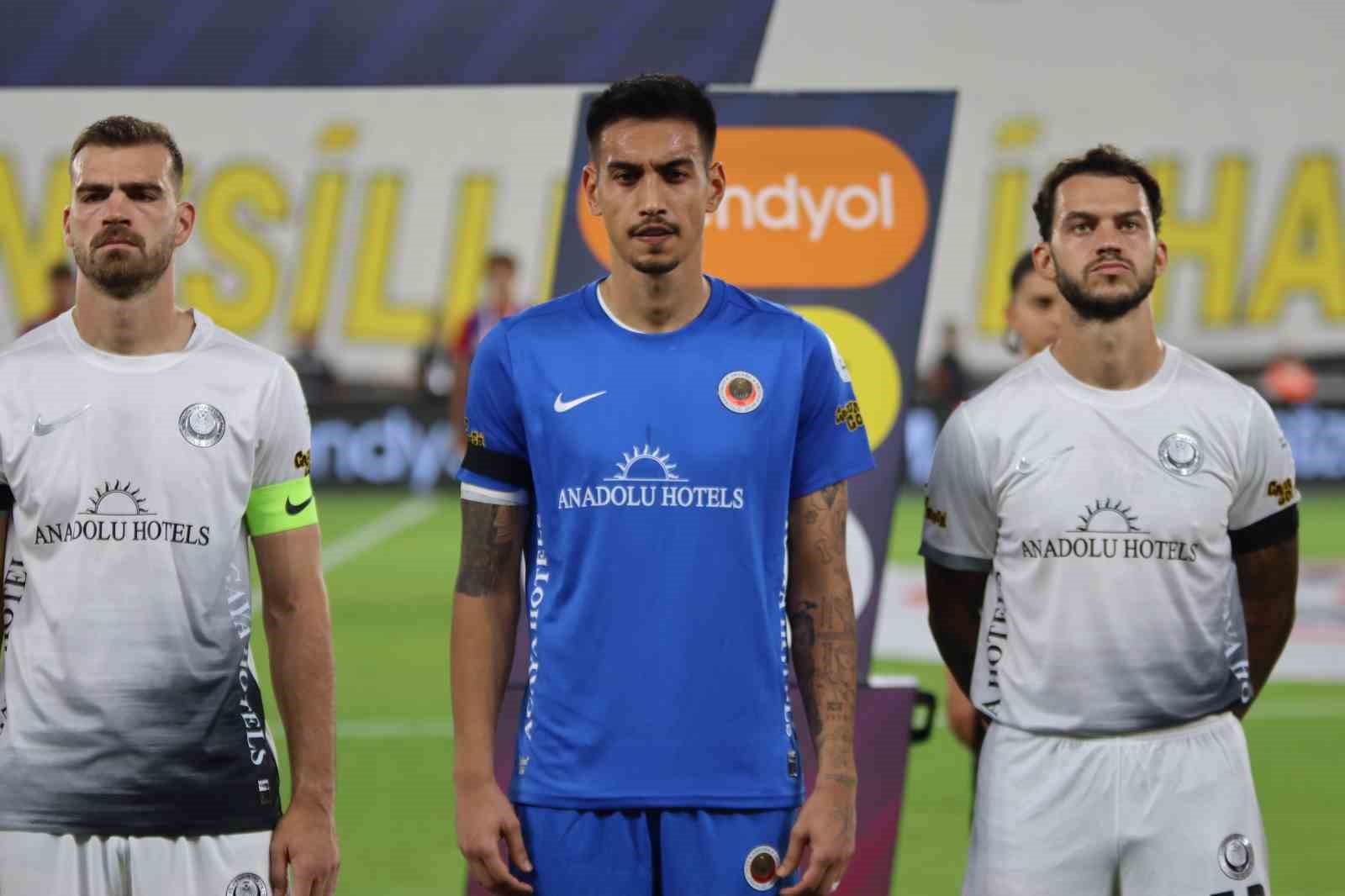 Trendyol Süper Lig: Göztepe: 0 - Gençlerbirliği: 0 (İlk Yarı)