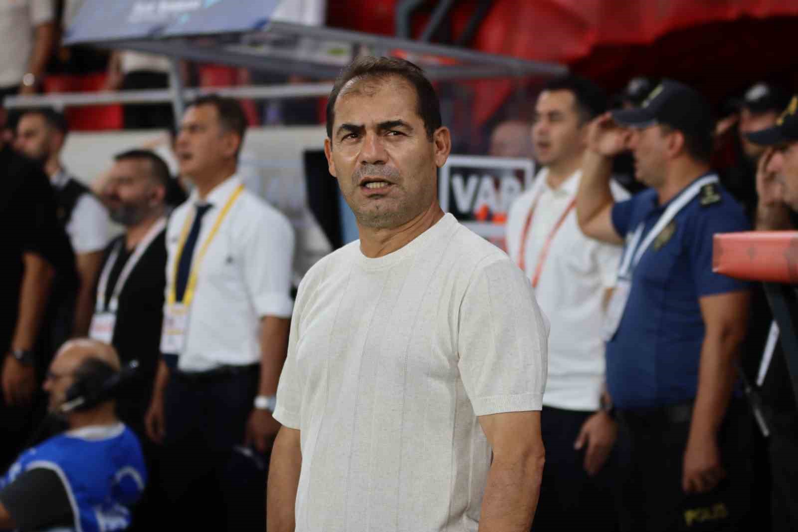 Trendyol Süper Lig: Göztepe: 0 - Gençlerbirliği: 0 (İlk Yarı)