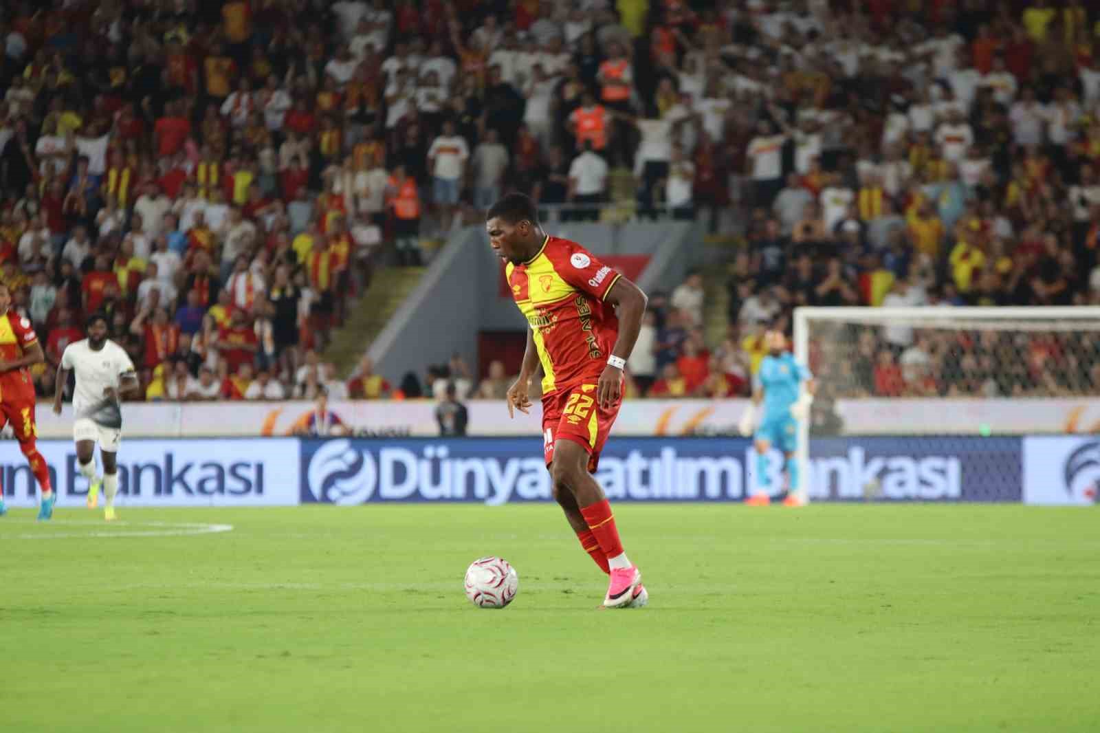 Trendyol Süper Lig: Göztepe: 0 - Gençlerbirliği: 0 (İlk Yarı)