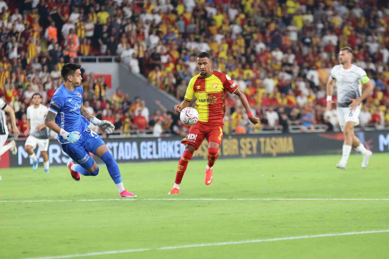 Trendyol Süper Lig: Göztepe: 0 - Gençlerbirliği: 0 (İlk Yarı)