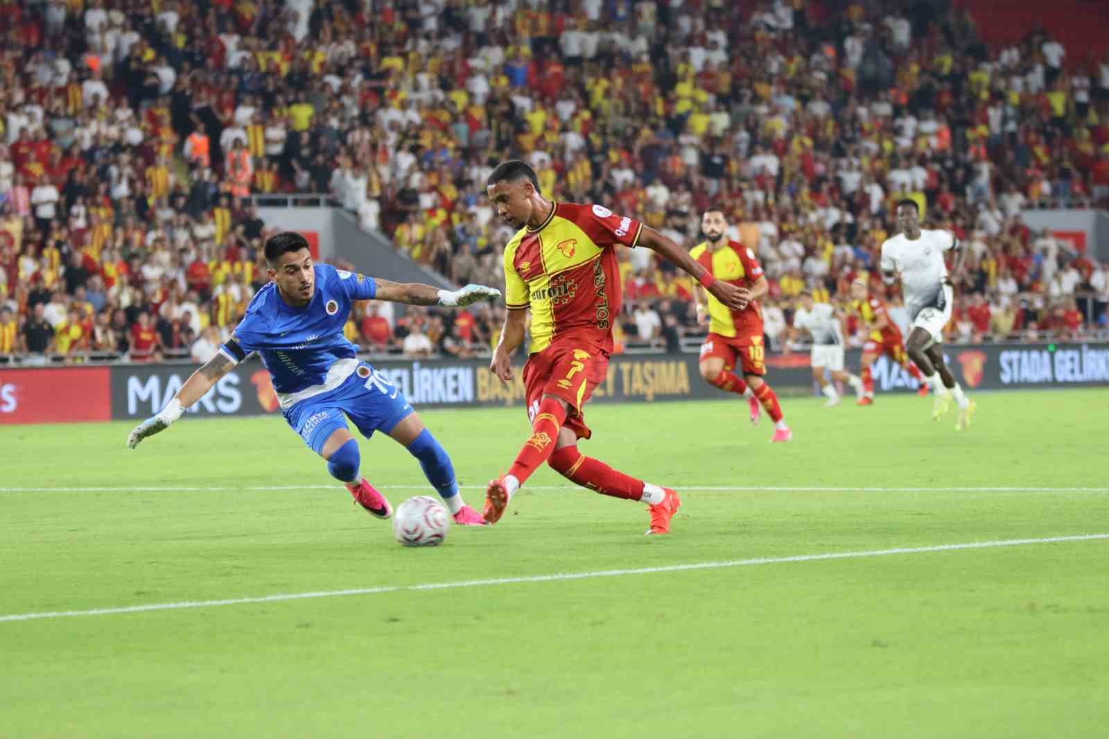 Trendyol Süper Lig: Göztepe: 0 - Gençlerbirliği: 0 (İlk Yarı)