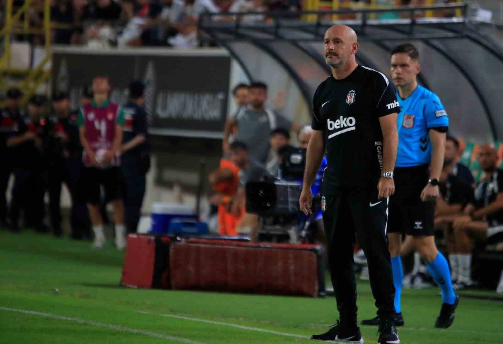 Trendyol Süper Lig: Corendon Alanyaspor: 0 - Beşiktaş: 0 (İlk yarı)