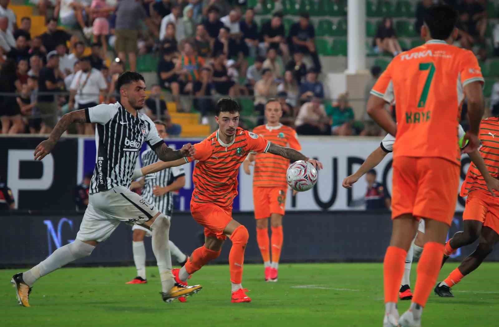 Trendyol Süper Lig: Corendon Alanyaspor: 1 - Beşiktaş: 0 (Maç sonucu)