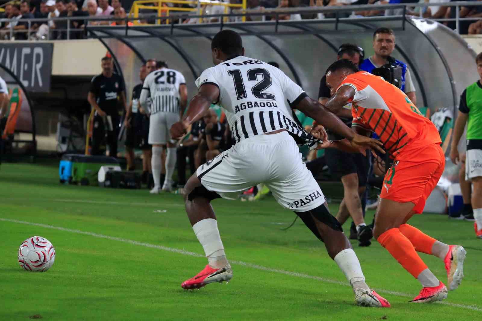Trendyol Süper Lig: Corendon Alanyaspor: 1 - Beşiktaş: 0 (Maç sonucu)