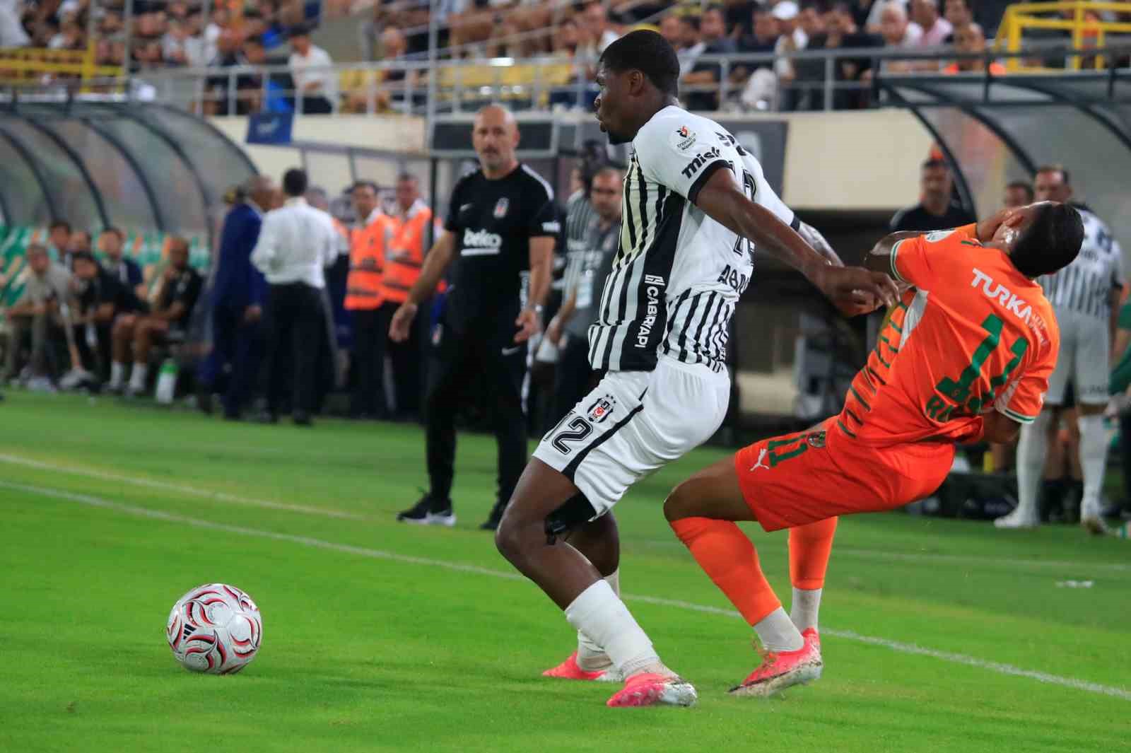 Trendyol Süper Lig: Corendon Alanyaspor: 1 - Beşiktaş: 0 (Maç sonucu)