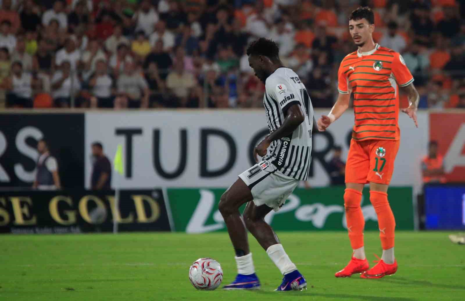 Trendyol Süper Lig: Corendon Alanyaspor: 1 - Beşiktaş: 0 (Maç sonucu)