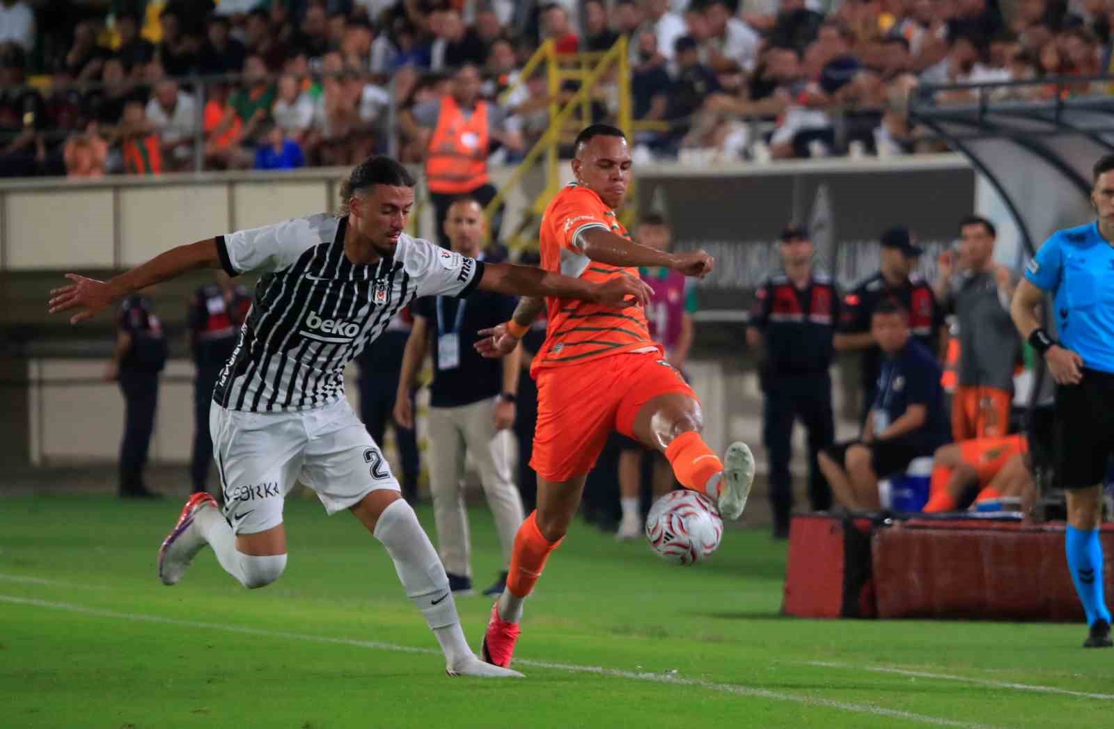 Trendyol Süper Lig: Corendon Alanyaspor: 1 - Beşiktaş: 0 (Maç sonucu)