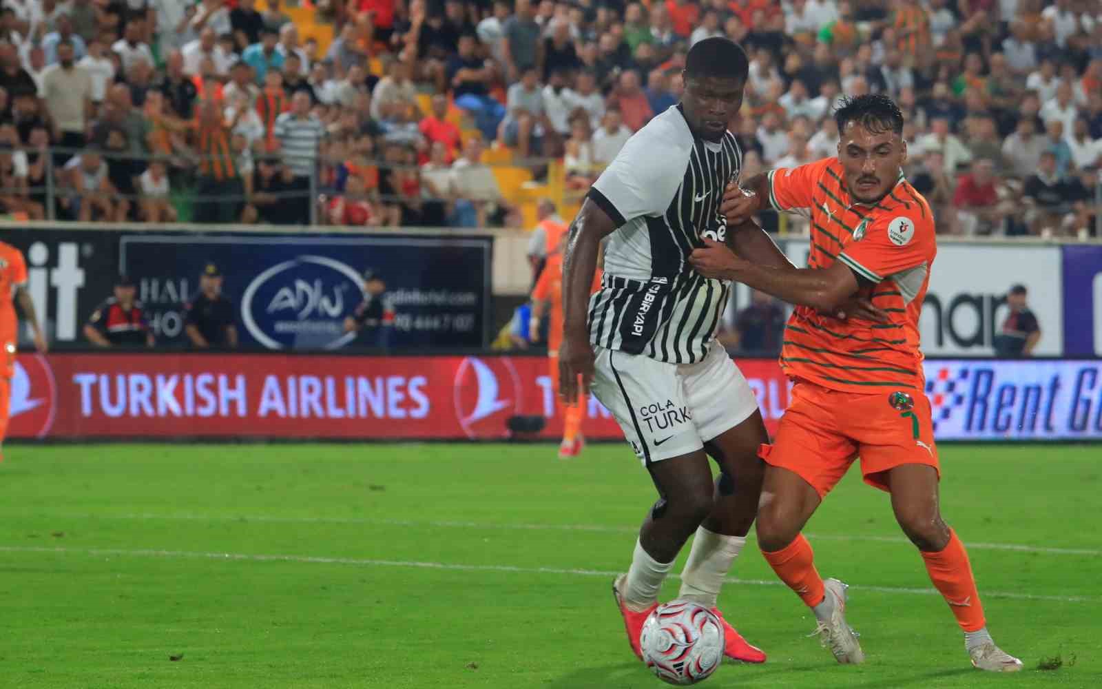 Trendyol Süper Lig: Corendon Alanyaspor: 1 - Beşiktaş: 0 (Maç sonucu)