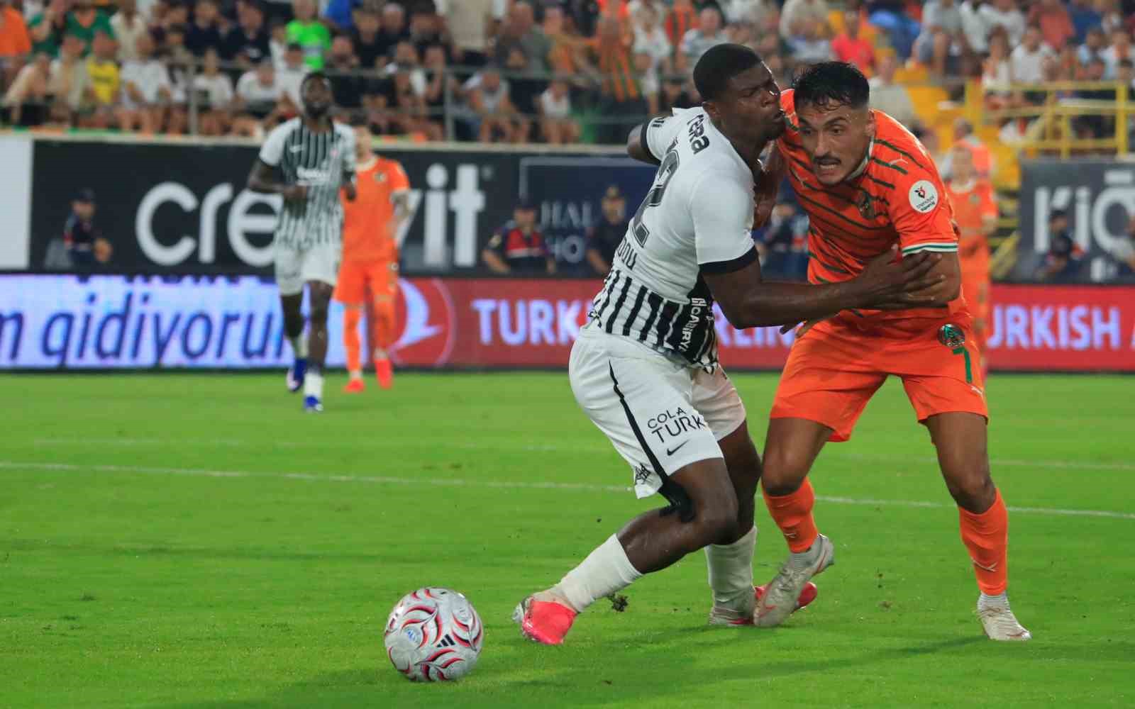 Trendyol Süper Lig: Corendon Alanyaspor: 1 - Beşiktaş: 0 (Maç sonucu)