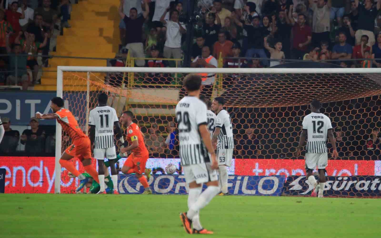 Trendyol Süper Lig: Corendon Alanyaspor: 1 - Beşiktaş: 0 (Maç sonucu)