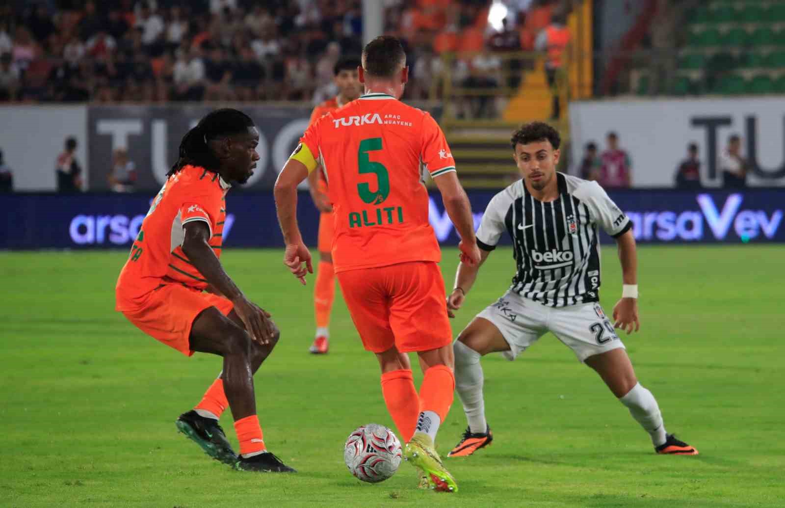Trendyol Süper Lig: Corendon Alanyaspor: 1 - Beşiktaş: 0 (Maç sonucu)