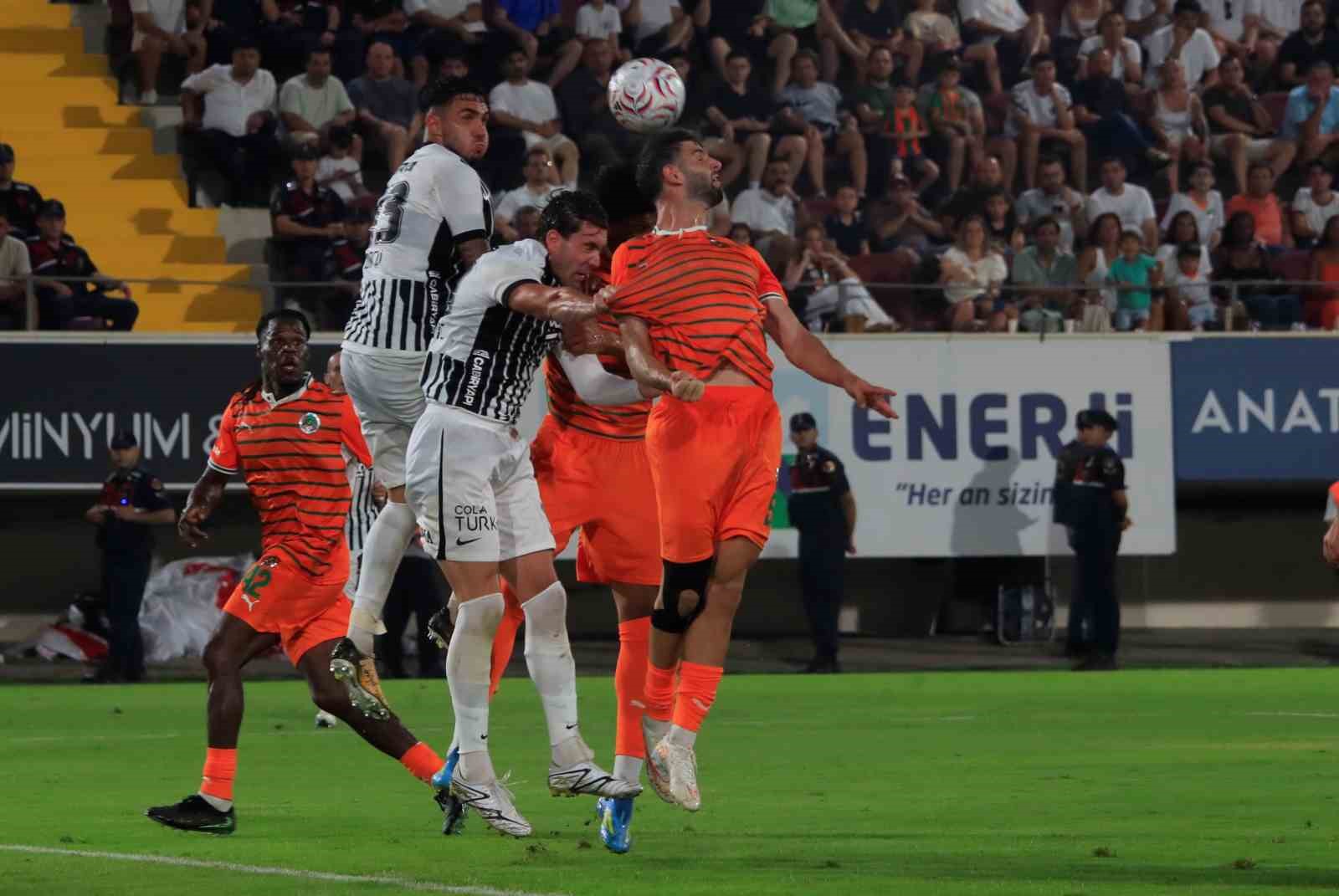 Trendyol Süper Lig: Corendon Alanyaspor: 1 - Beşiktaş: 0 (Maç sonucu)