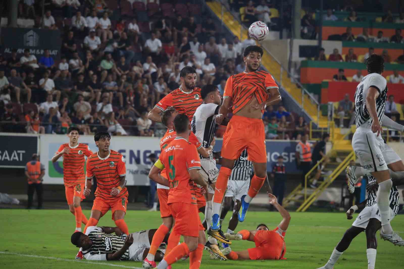 Trendyol Süper Lig: Corendon Alanyaspor: 1 - Beşiktaş: 0 (Maç sonucu)